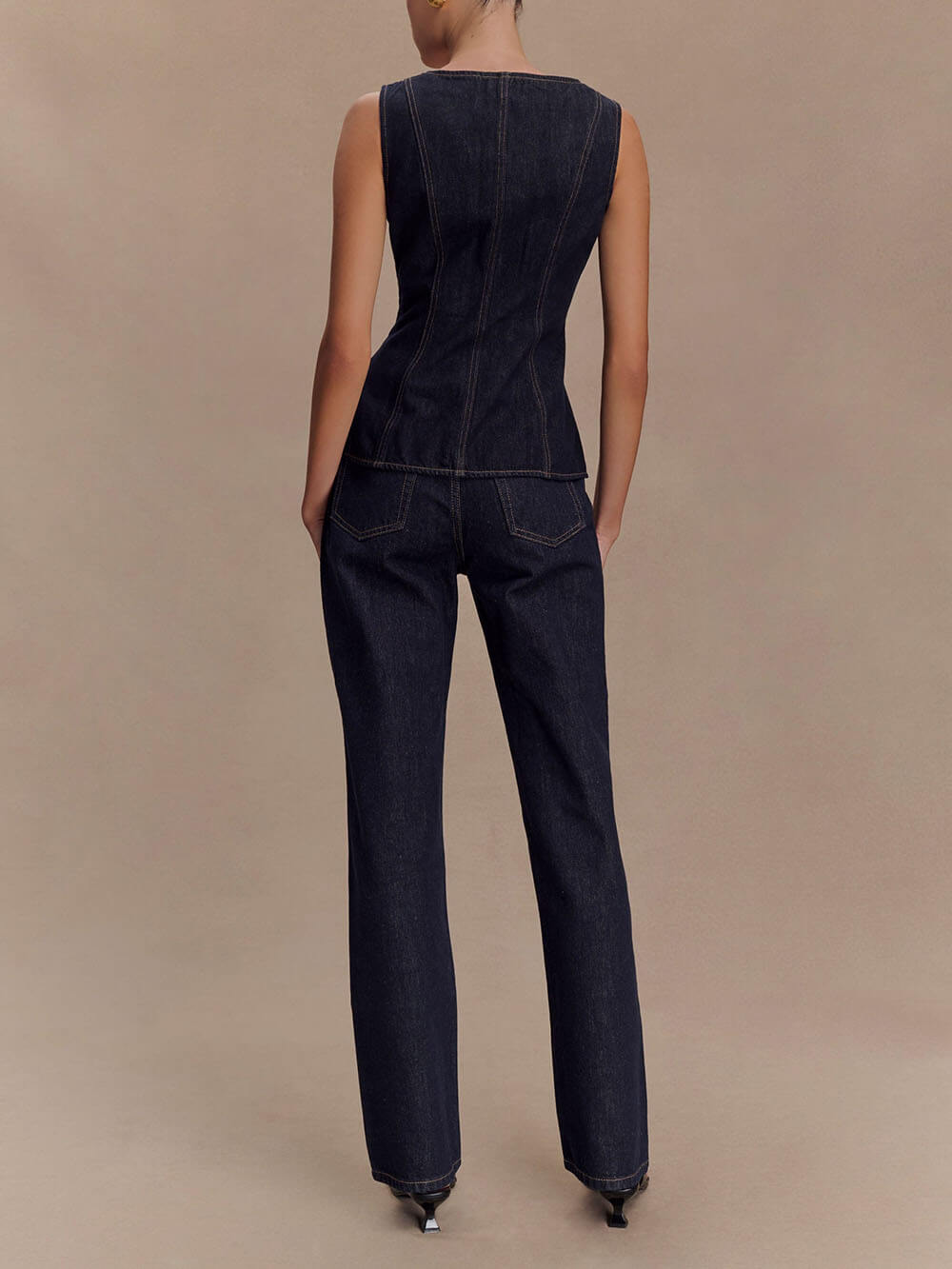 MAYA - Einzigartige Jeansweste mit Knopfleiste + gerade geschnittene Jeans