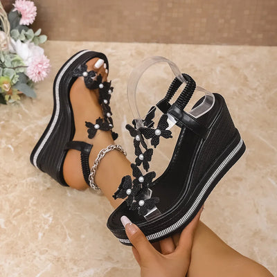 MALEYA - Kristall-Keilabsatz-Sandalen