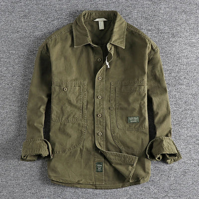 Chemise rétro élégante et intemporelle 