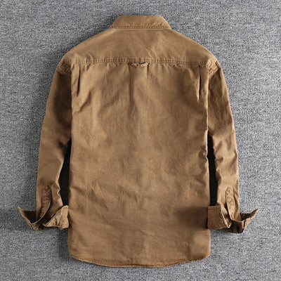 Chemise rétro élégante et intemporelle 