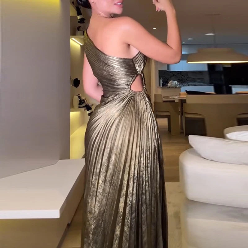 Tilaya – Maxikleid mit Schulterausschnitt und Plissee