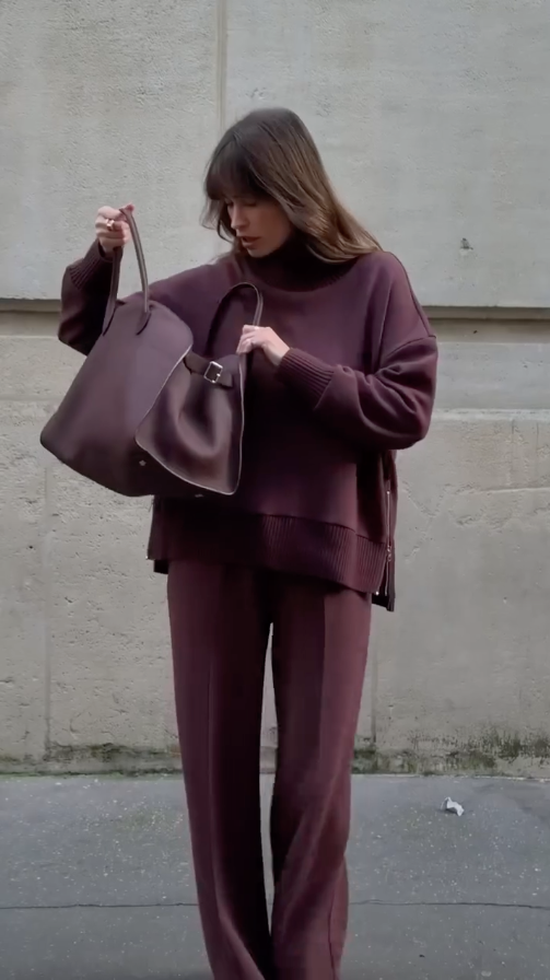 Jessy | Set bestehend aus einem doppelt weichen Sweatshirt und einer elastischen Hose