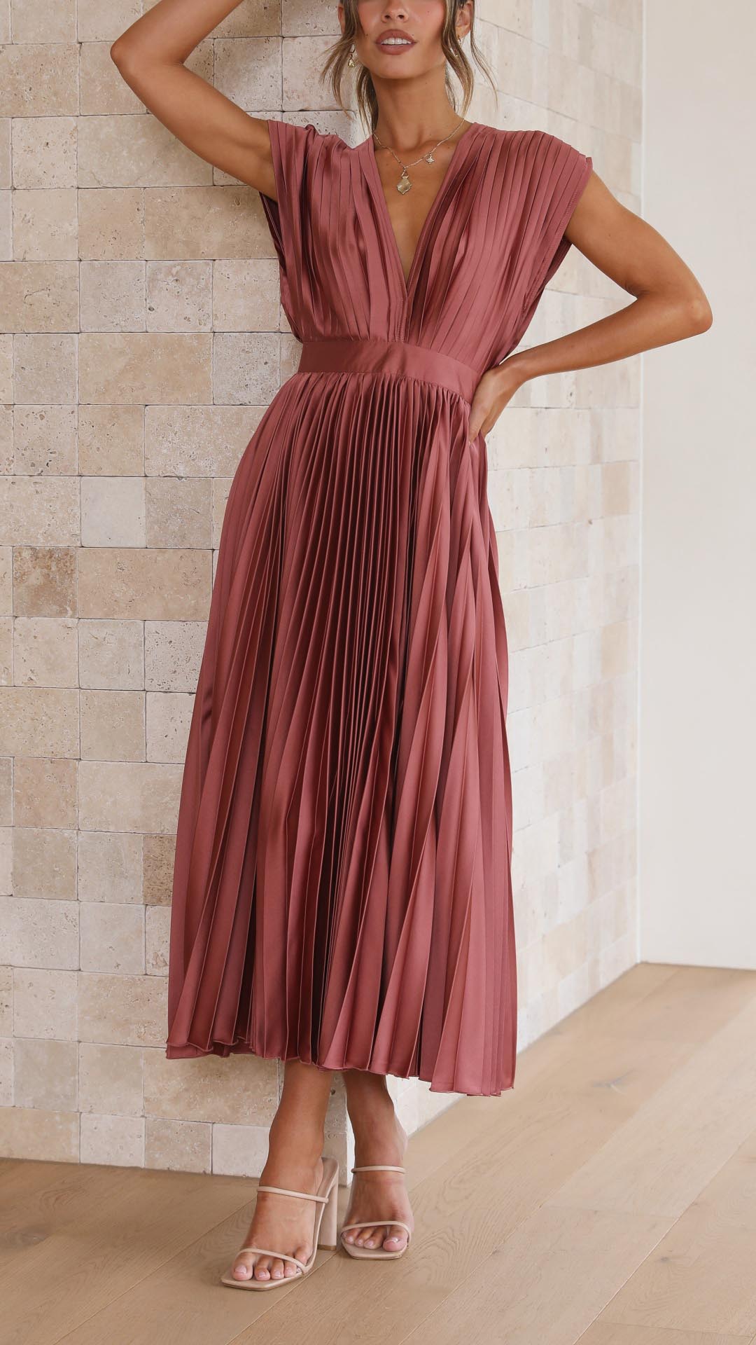 Marianne | Elegantes Faltenkleid