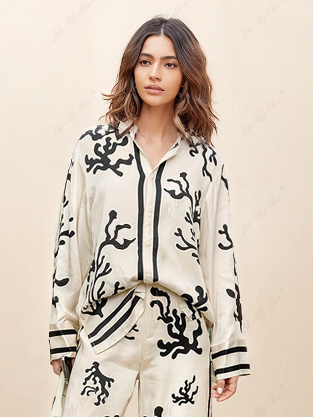 JAMILA - Satin-Bluse mit einzigartigem Print und Knopfleiste, oversized, Set mit Hose
