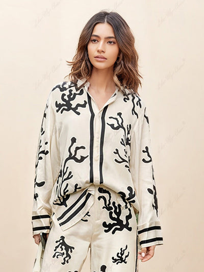 JAMILA - Satin-Bluse mit einzigartigem Print und Knopfleiste, oversized, Set mit Hose