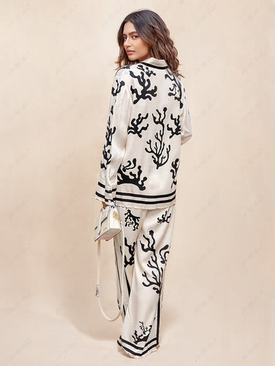 JAMILA - Satin-Bluse mit einzigartigem Print und Knopfleiste, oversized, Set mit Hose