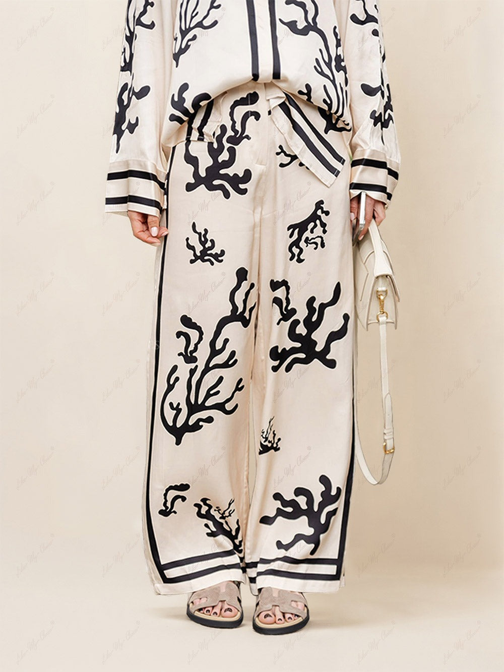 JAMILA - Satin-Bluse mit einzigartigem Print und Knopfleiste, oversized, Set mit Hose
