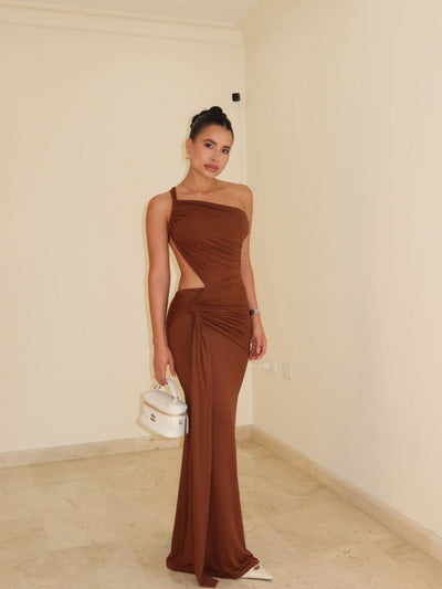 Malaisie - Robe longue à décolleté asymétrique