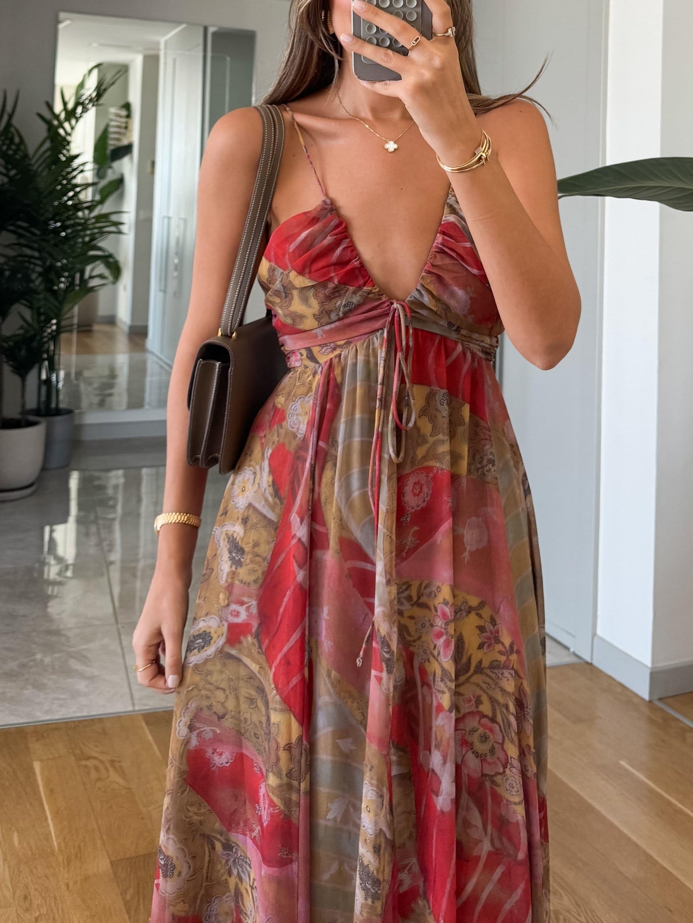 VELICA - Robe longue bustier en mousseline imprimée avec un décolleté en V profond